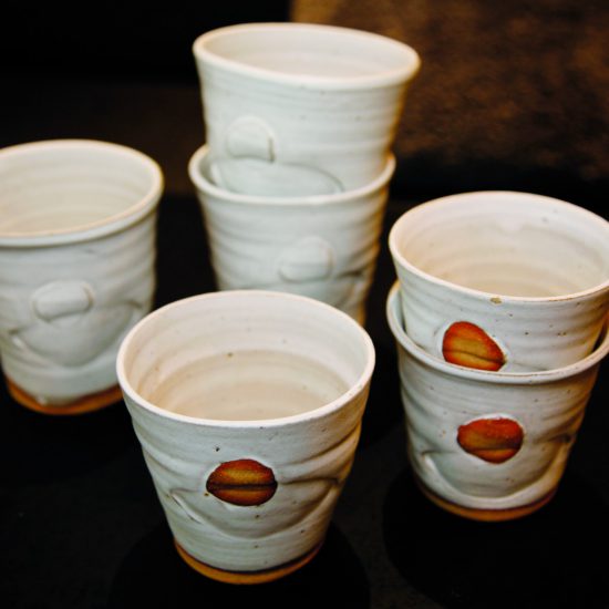 keramikkoppar i skandinaviskstil med inspiration från Japan.
